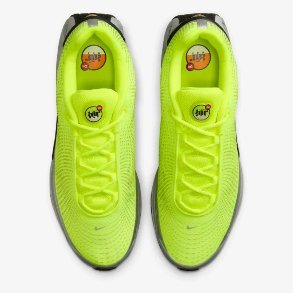 Nike Men's Size 10 Air Max DN Volt Black Glow Sneakers DV3337-700 NEW